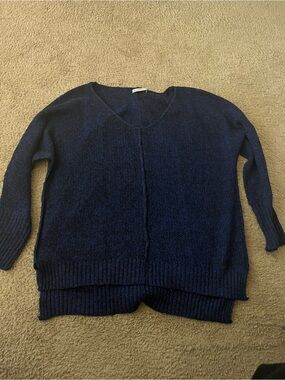 Zenana Outfitters Navy V-Neck Layered Hem Sweater